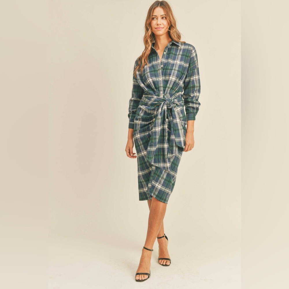 NWOT Mable Colette Shirt Button Down Flannel Midi Dress in Hunter Green - Size M